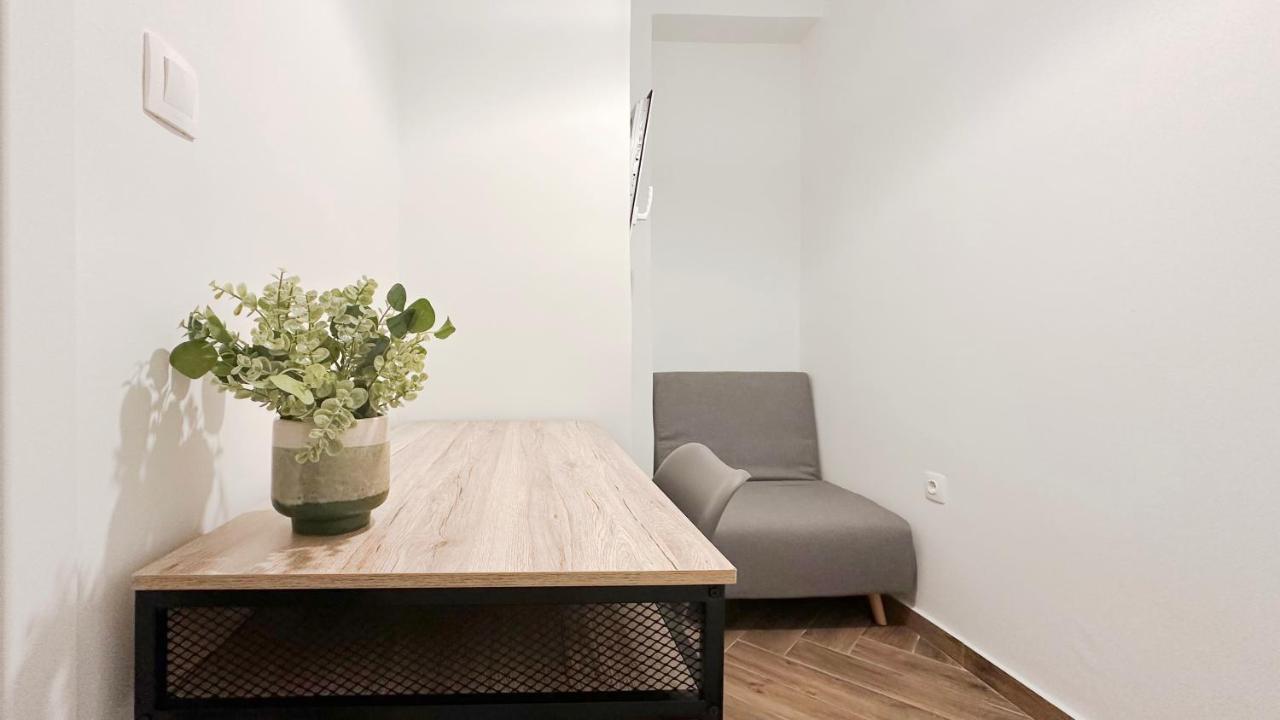 Ferienwohnung Valtetsiou Central 50Sqm Apt In Athen Exterior foto